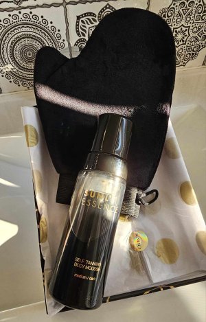 Test redakcyjny pianki samoopalającej do ciała Sunl' Essence medium/dark marki, Onyx