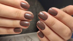 3 powody, aby wybrać paznokcie hybrydowe na jesień – utrwali je baza i top do hybrydy