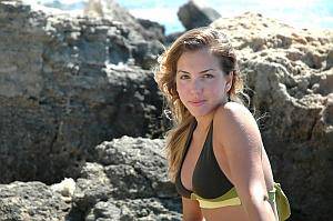 Jakie kosmetyki uchronią moje włosy przed słońcem?