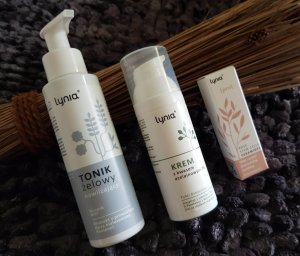 Test redakcyjny zestawu dermokosmetyków Lynia dla cery mocno przesuszającej się, wrażliwej, skłonnej do wyprysków z objawami łuszczycy