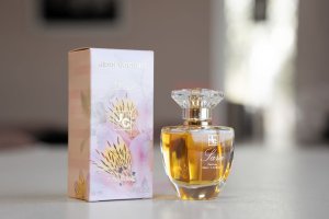 Recenzja perfum damskich Sara marki Jean Careno Paris