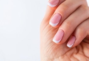 Metody przedłużania paznokci – wady i zalety