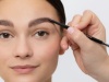 Kredki do brwi – postaw na perfekcyjnie zdefiniowane brwi
